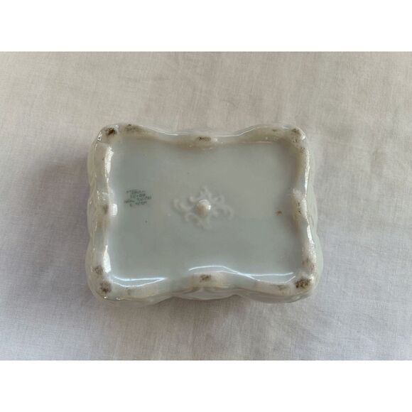 Vintage Small Glass Trinket/Jewelry Box with Lid, White, Flowers - Picture 9 of 9